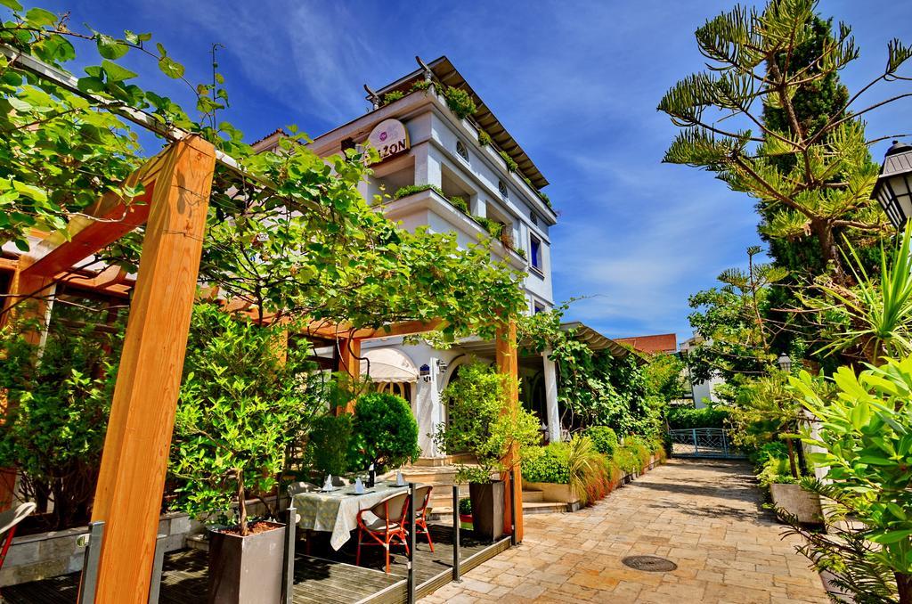 Villa Velzon Guesthouse Budva Exterior photo